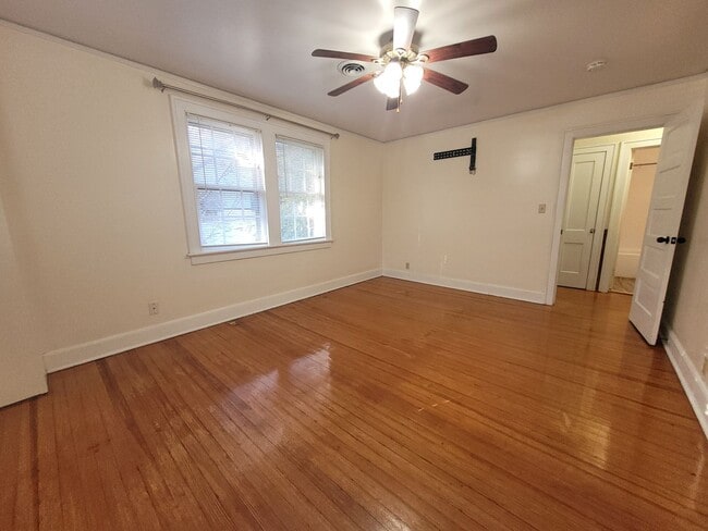 Building Photo - Monterey1408