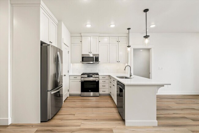 Building Photo - 3+3 Luxury Home in Eagle’s Prestigious Bellemeade Community