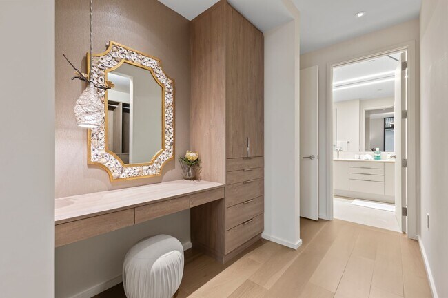 Building Photo - Park Lane 5305 - 3BR w/Swimming Pool and Yard!