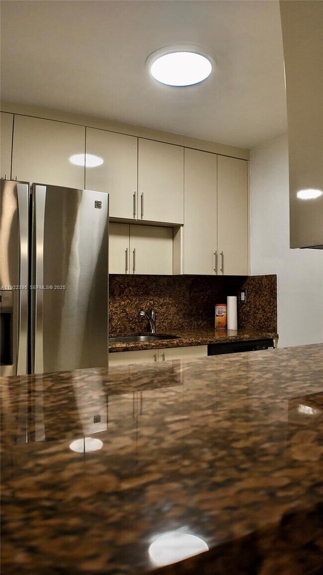 Building Photo - 325 NW 72nd Ave