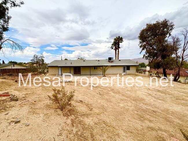 Building Photo - 16578 Odell Ave