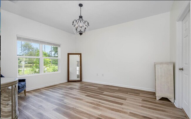Building Photo - 560 Remington Green Dr SE