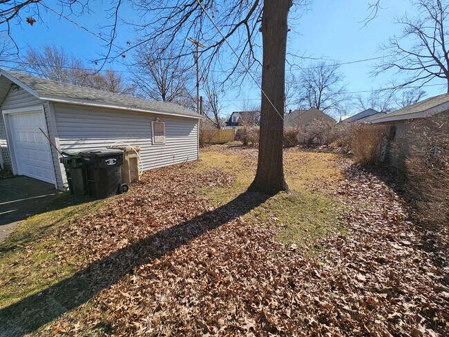Building Photo - 3022 Hartzer St
