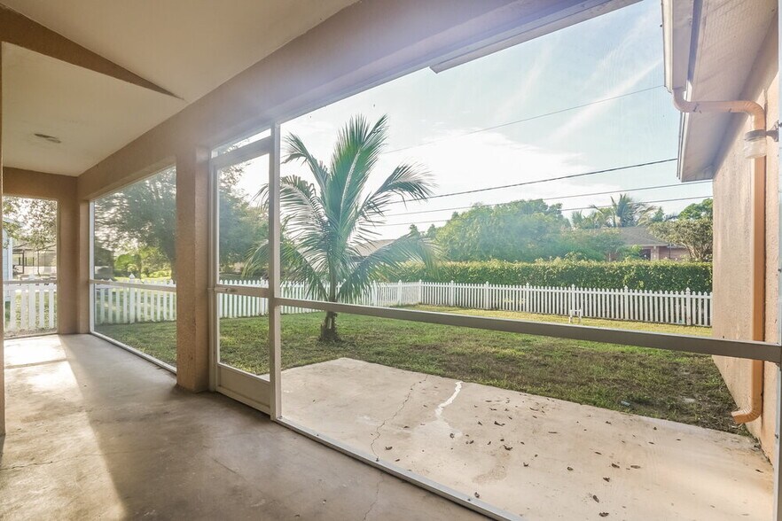 Building Photo - 8434 Bamboo Rd