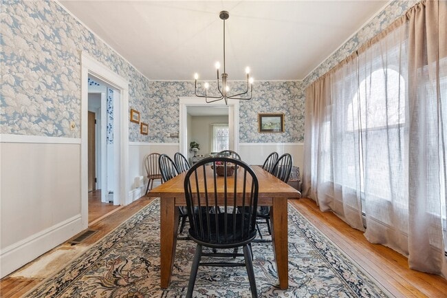 Building Photo - 373 Genesee St