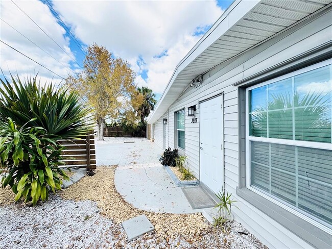 Building Photo - 3913 S Shade Ave