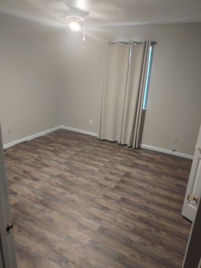 Building Photo - Cute Two Bedroom Two Bath Duplex