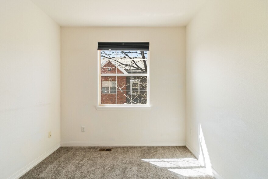 Building Photo - 9219 Kornbrust Cir