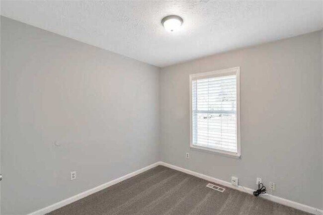 Building Photo - Fantastic 4bd/2ba home! Let yourself in!