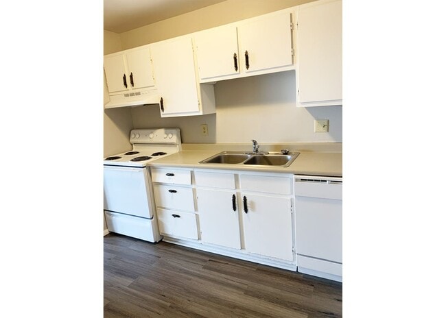 Interior Photo - Spyglass