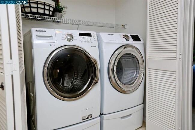 Building Photo - $3,990 - 4 BR - GORGEOUS SAN RAMON HOME IN...