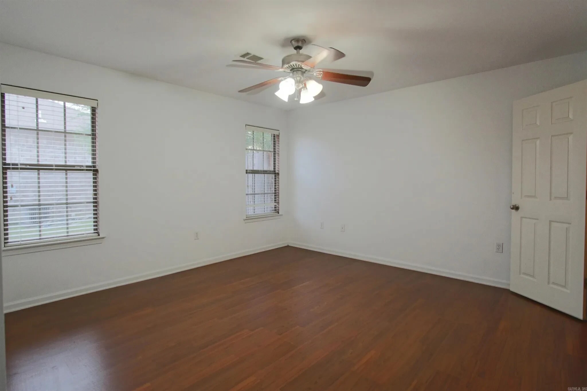 Building Photo - 295 Great Fls