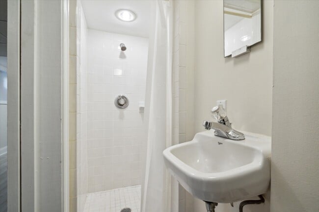 Building Photo - 1730 Memphis St