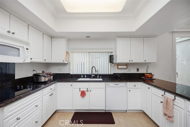 Building Photo - 5594 Avenida Sosiega W