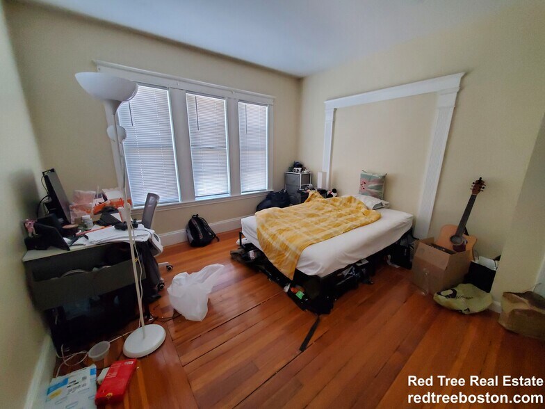 Building Photo - 270 Harvard St