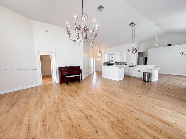 Building Photo - 9080 Villa Portofino Cir