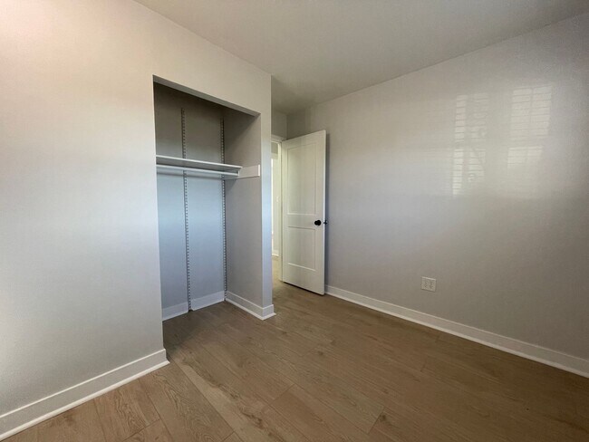 Building Photo - MOVE IN SPECIAL! Three Bedroom Home in Portage