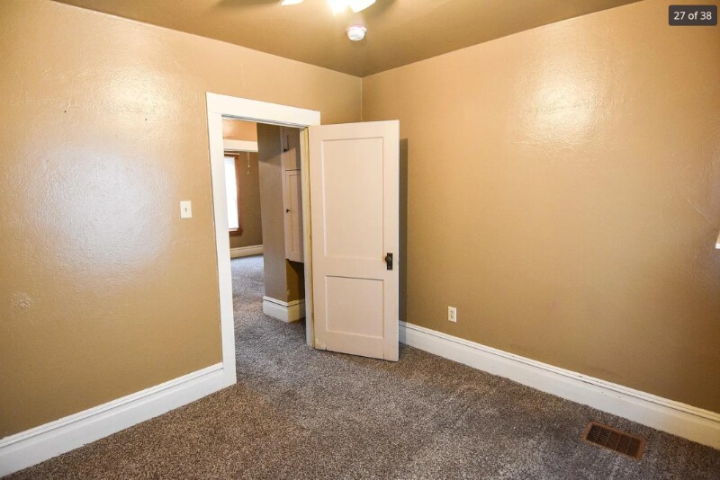 Building Photo - 716 Knight Ave N