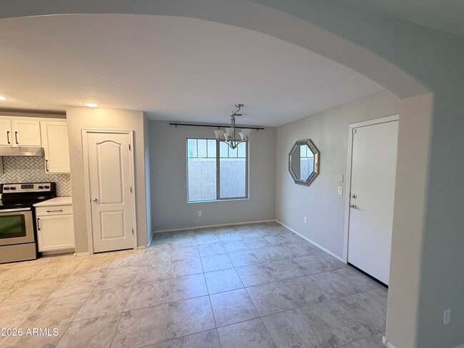 Building Photo - 2518 E Boston St