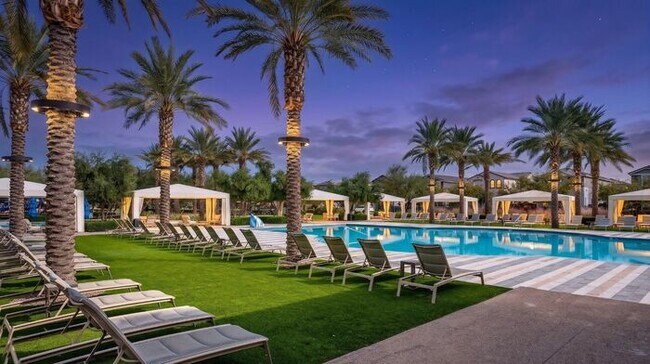 Building Photo - Move In Ready!stunning 3 bedroom, 2.5 bathroom home located in Phoenix!