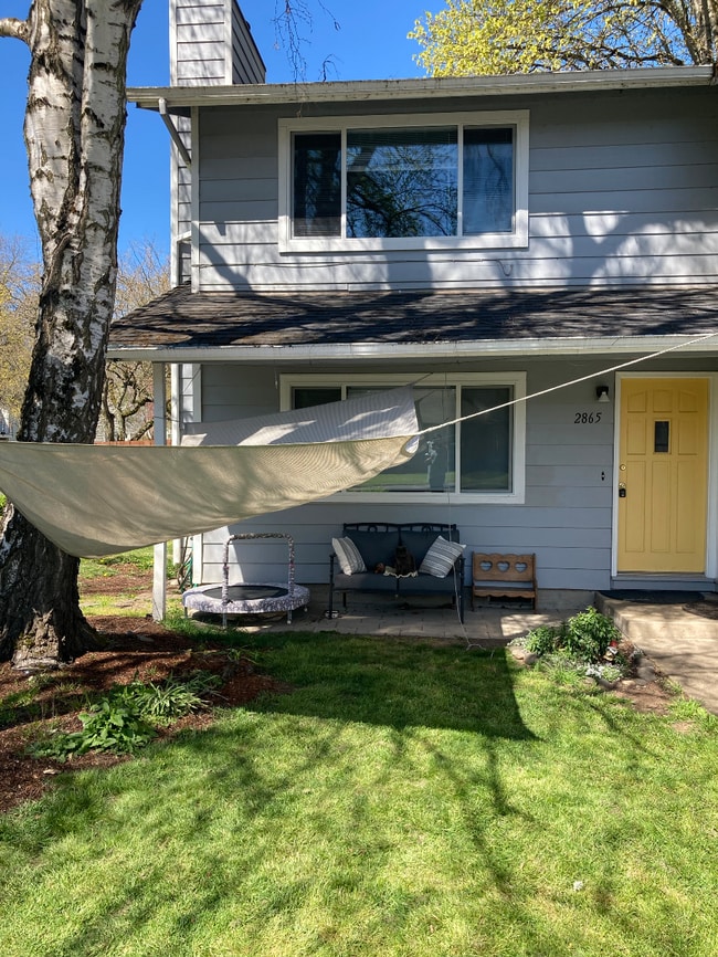 Building Photo - 2863 Applewood Ln