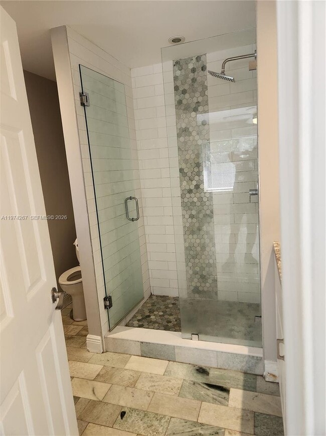 Building Photo - 107 18th Ave S