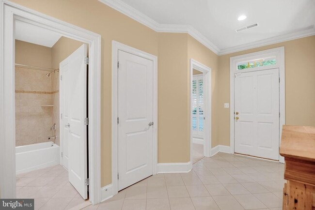 Building Photo - 714 Bracey Ln