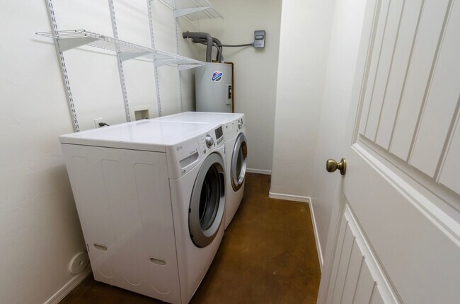 Building Photo - Charming Central Guest House