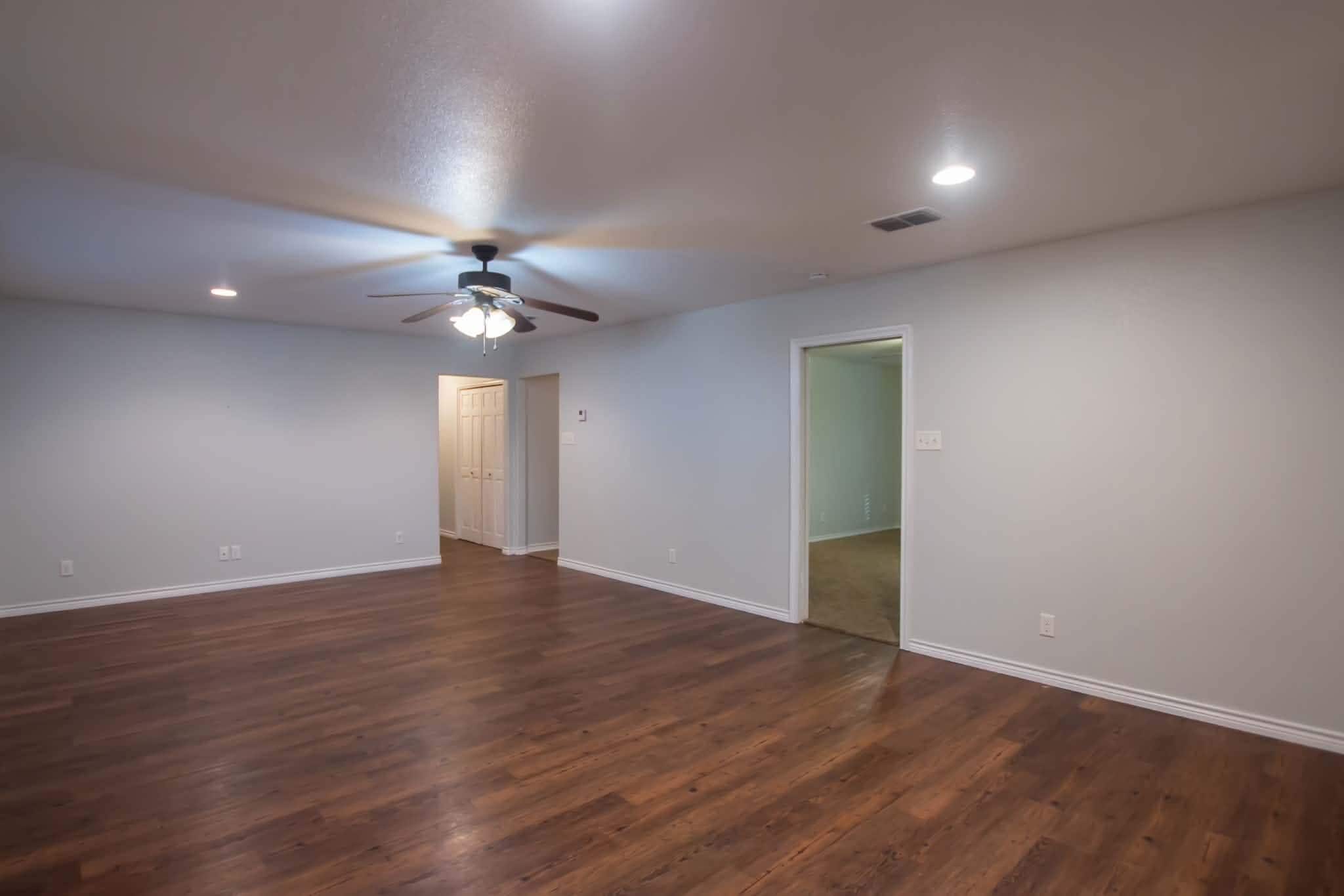 Building Photo - 2110 Inwood Cir