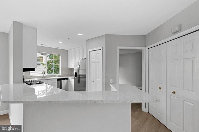 Building Photo - 21850 Locomotive Terrace