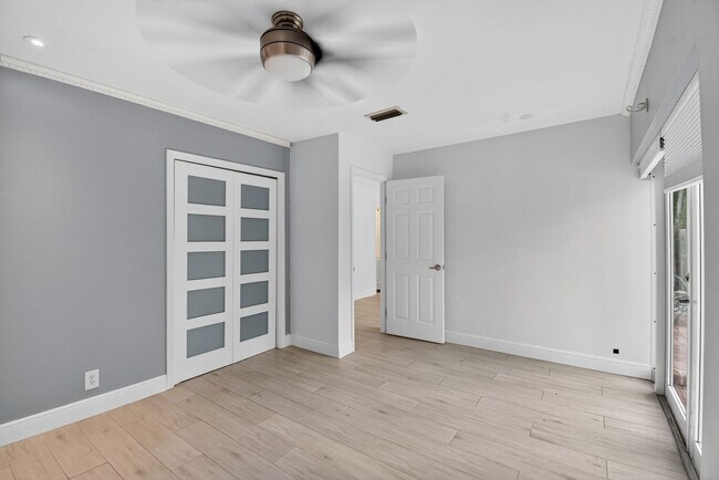 Building Photo - 1606 NE 15th Ave