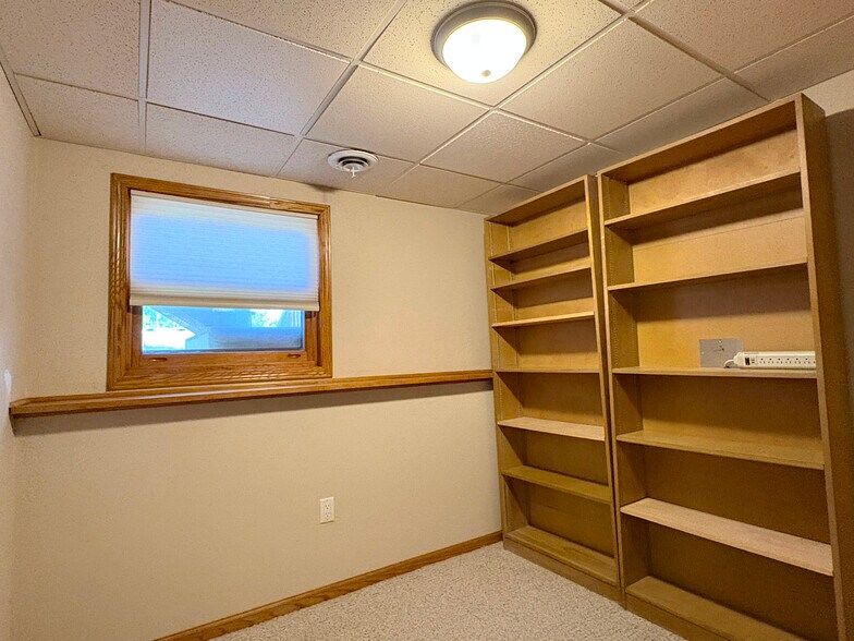 Building Photo - 6214 Adobe Way