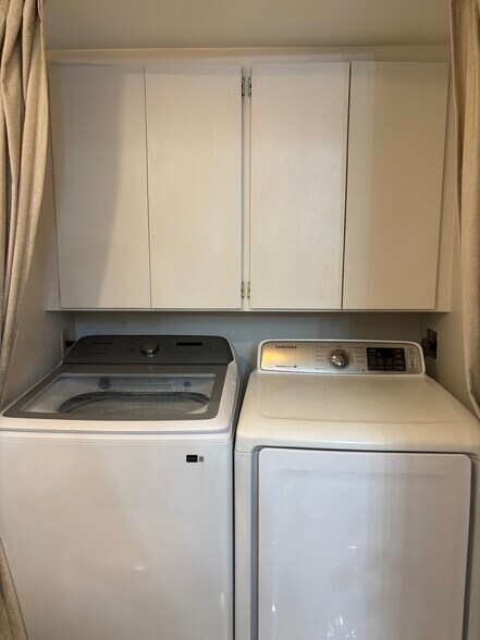 Building Photo - 1017 10th Way