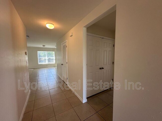 Building Photo - 5521 Gillot Blvd