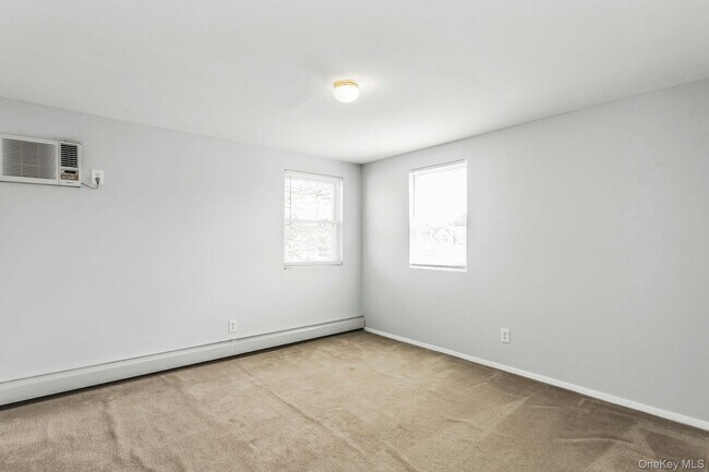 Building Photo - 27 Apollo Ln