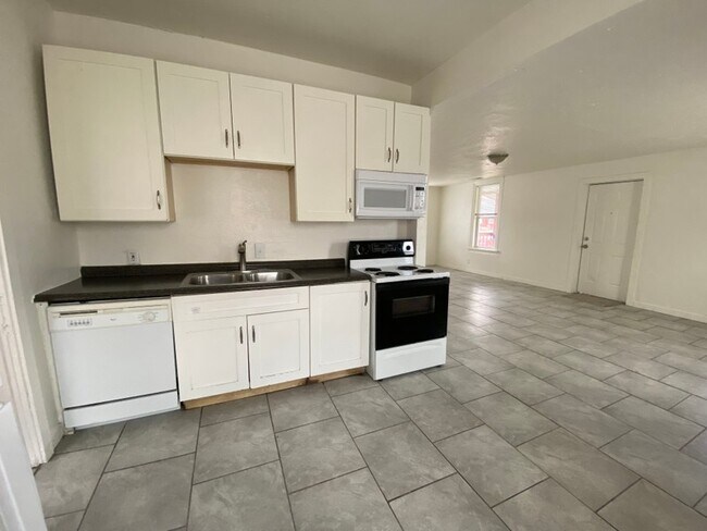 Building Photo - 856 S 900 W