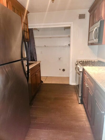 Building Photo - 2611 Vinings Central Dr