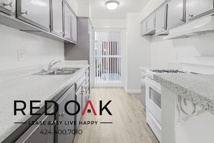 Building Photo - 615 Erie St