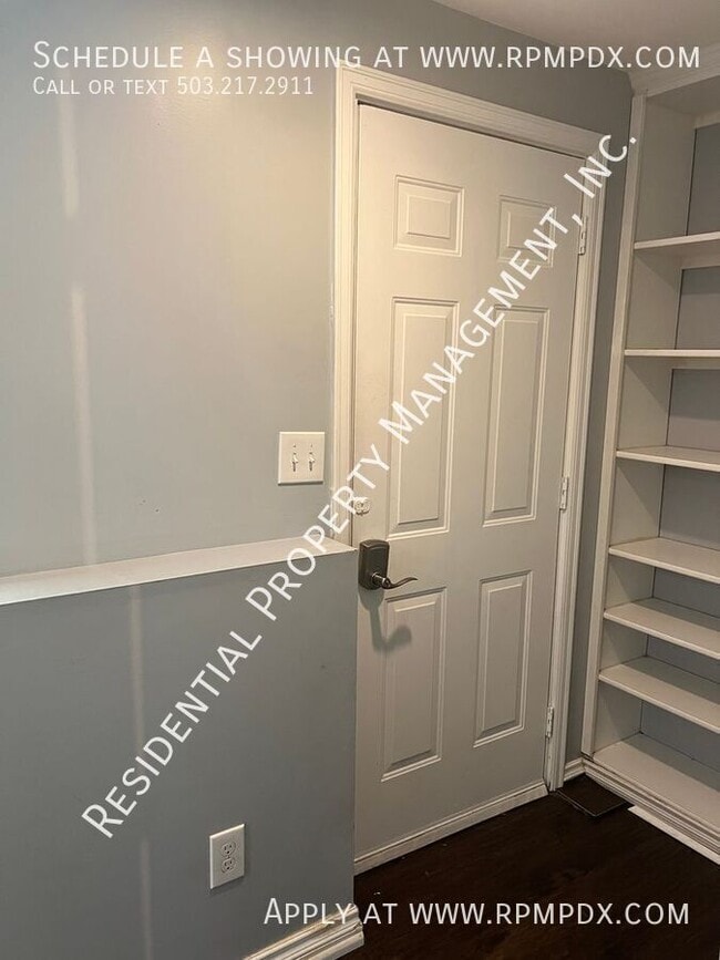 Building Photo - 4512 SW Fairvale Ct