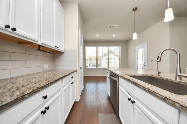 Building Photo - 3111 Dakota Falls Dr