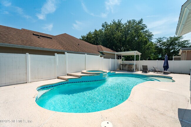 Building Photo - 10008 Sifton Ct
