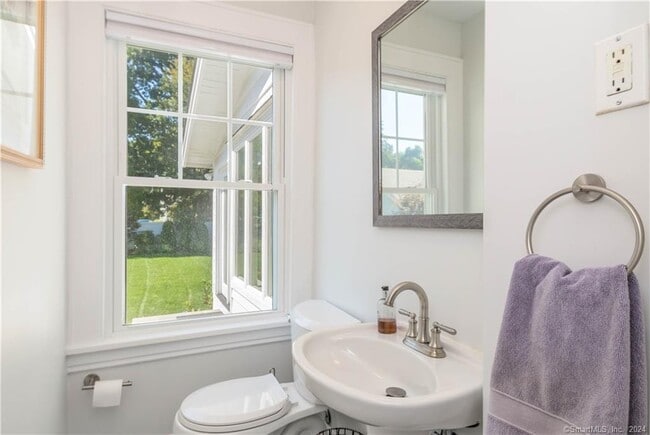 Building Photo - 303 Wakeman Rd