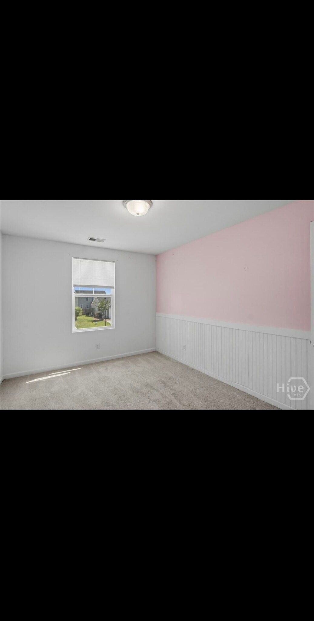 Building Photo - 94 Burnt Oak Rd