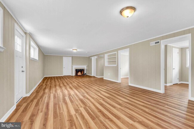 Building Photo - 10228 Farnham Dr