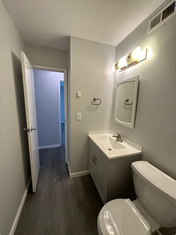 Building Photo - 3009 Greenbelt Dr