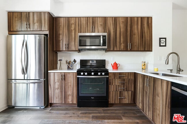 Building Photo - 3901 N Eagle Rock Blvd