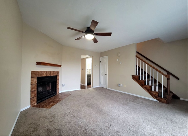 Building Photo - 2 bed 2.5 bath Townhouse condo in Butler Township