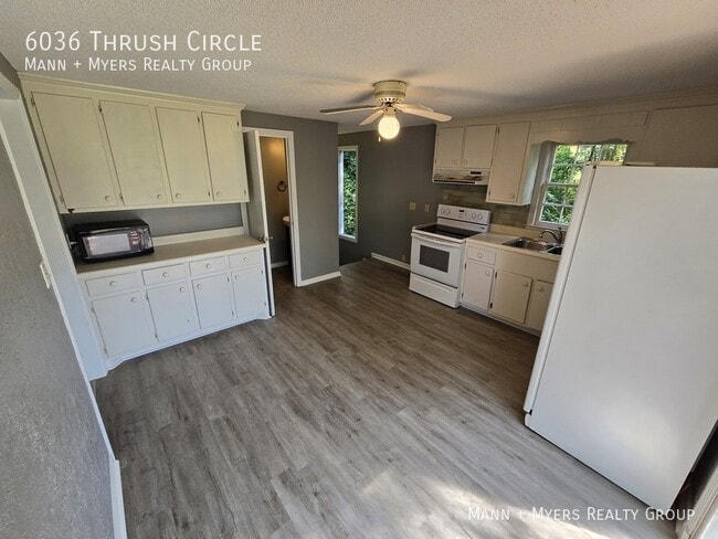 Building Photo - 6036 Thrush Cir