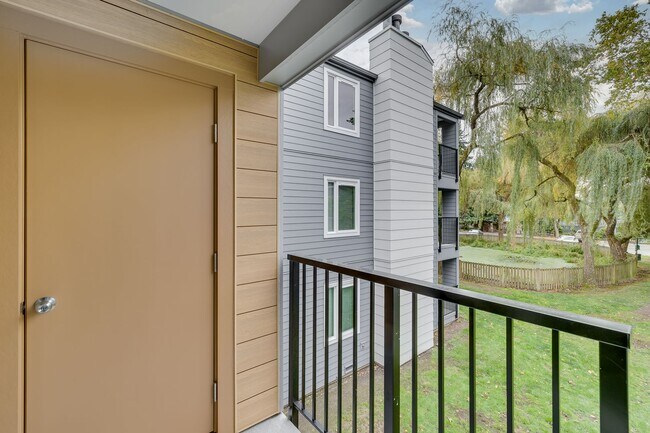 Building Photo - 2 bed, 2 Bath in Bothell! Utilities Included!