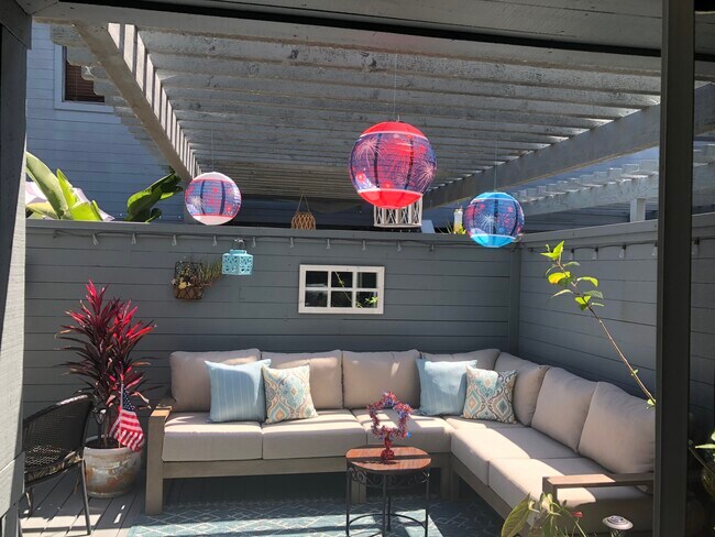 Deck - 817 America Way